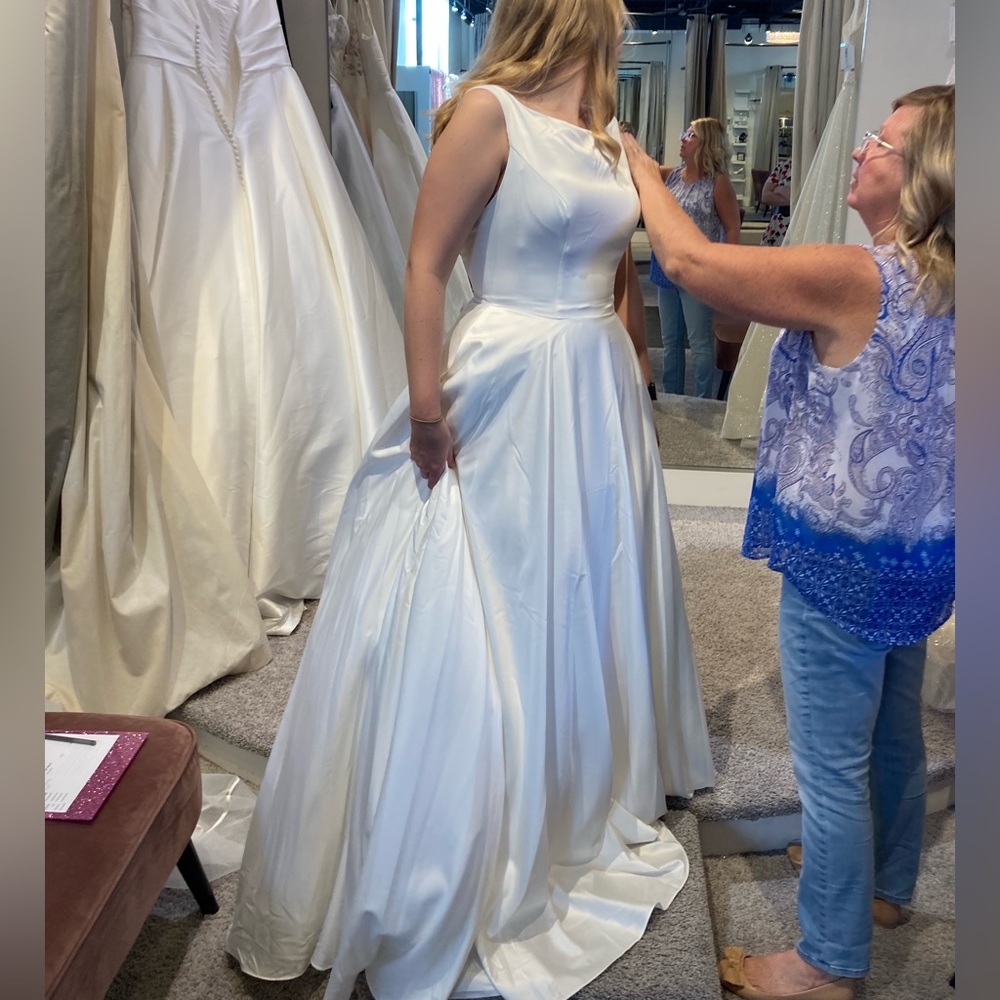 NWT Wedding Dress - Size 8
